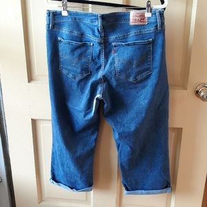 Levi's capri jeans